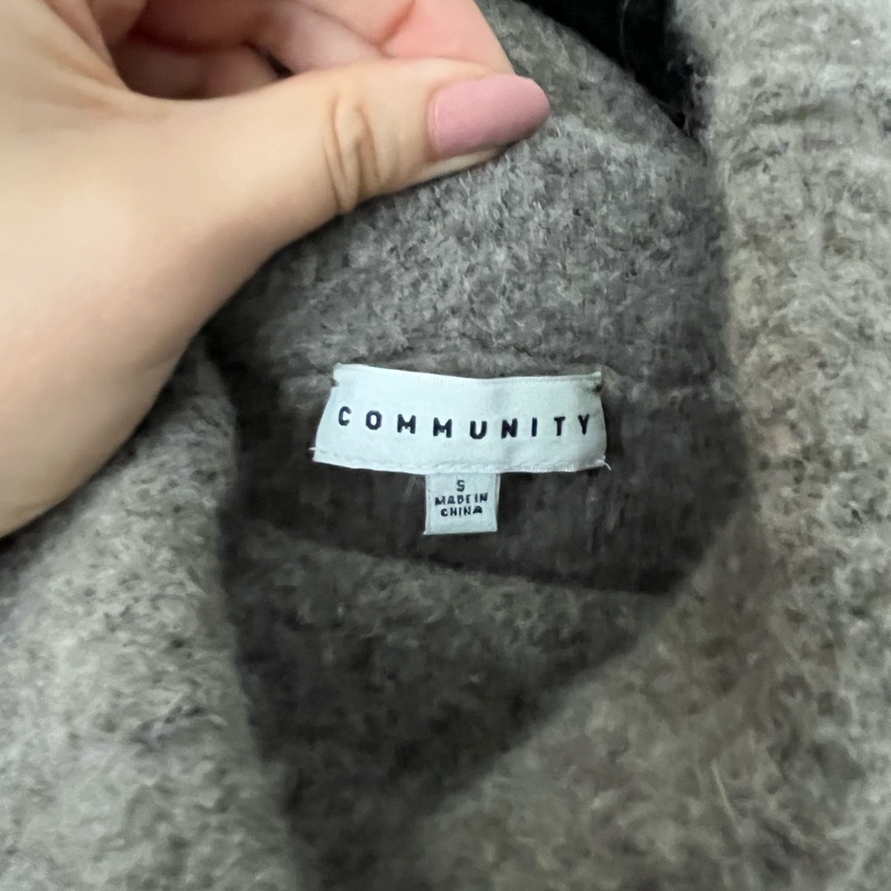 Community x Aritzia  - Wool Blend Turtleneck Sweater Vest in Taupe / Gray - Picture 7 of 8